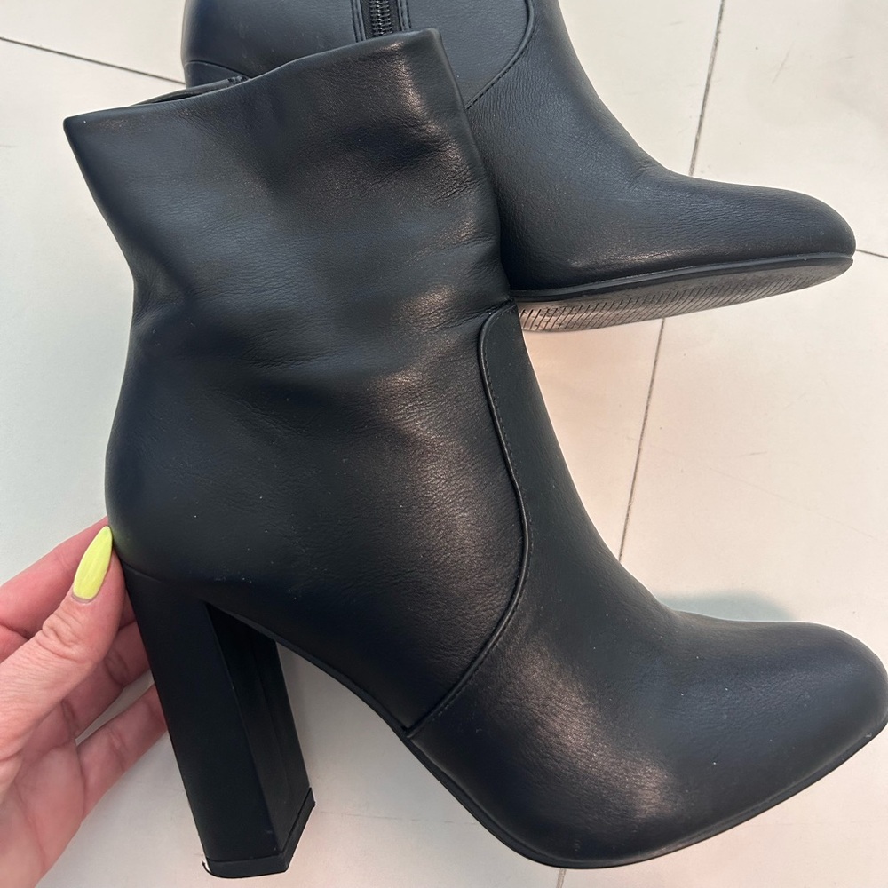 Confortable black boots